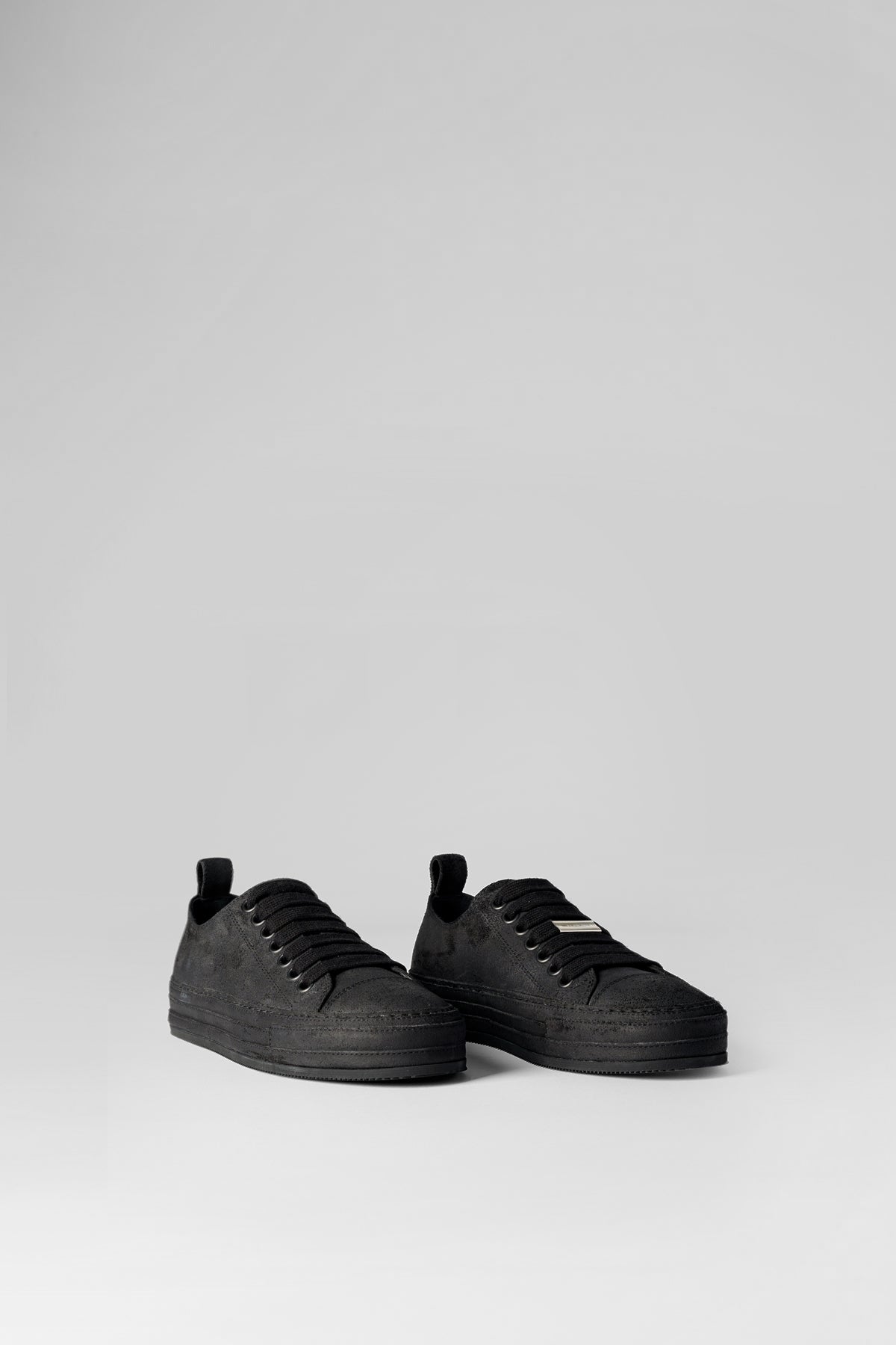 Gert Low Top Sneakers Crosta Painted Black